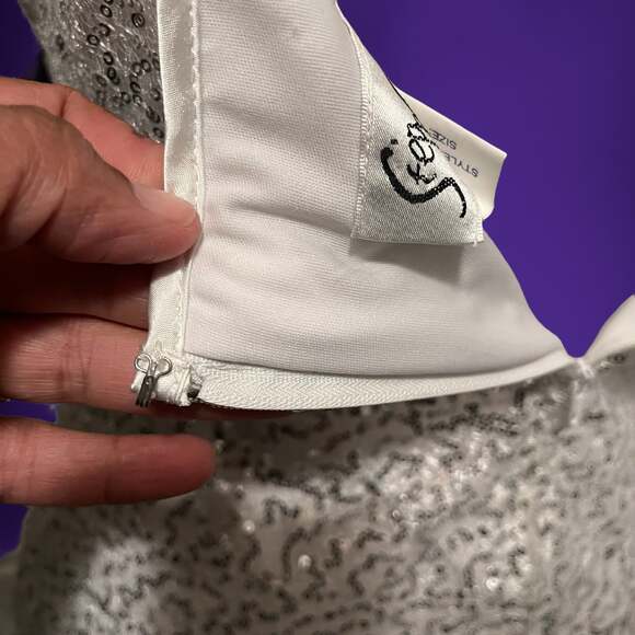 New Steppin Out Sequined Bodycon Mini Dress Womens Size 11/12 Silver Prom Formal - Picture 11 of 11